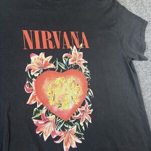 Y2K Nirvana Women's Floral Band T-Shirt Size M Gildan Tag‎ Skater, Rock 'N Roll